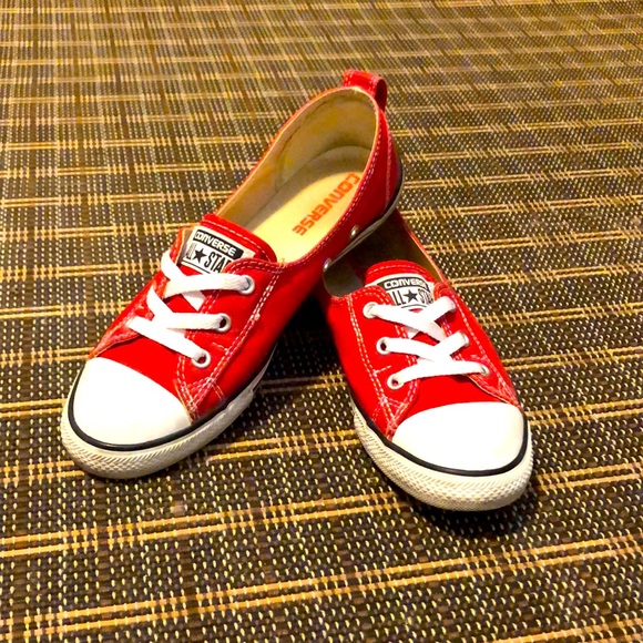 Converse Shoes - Slip on Converse, in red!